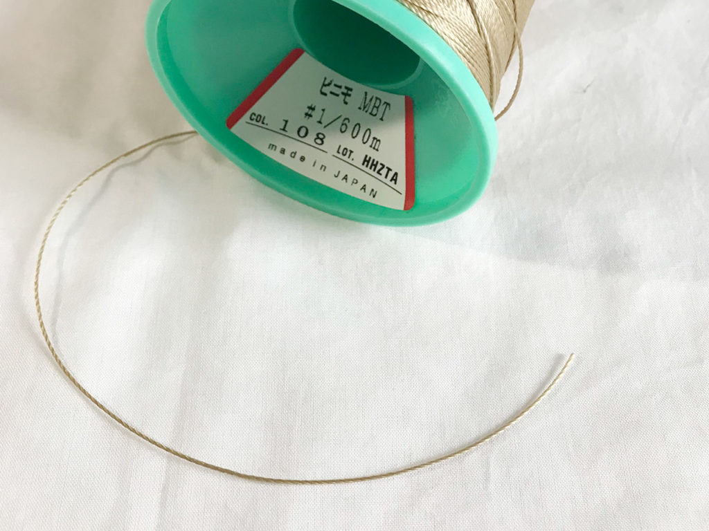 レザークラフトの糸でロウ引きする方法  ココレザー